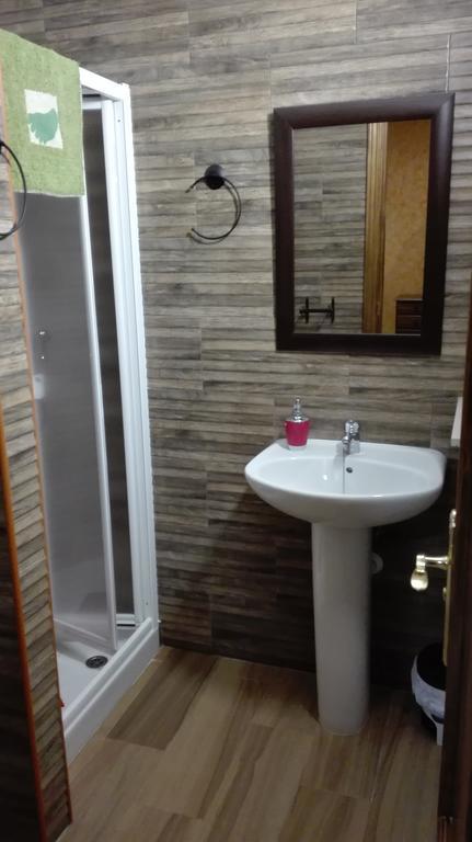 Отель Hostal La Aldaba Монтеарагон Экстерьер фото