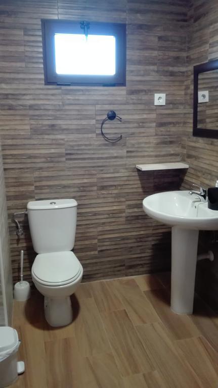 Отель Hostal La Aldaba Монтеарагон Экстерьер фото