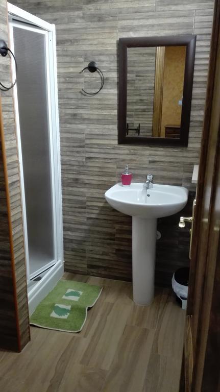 Отель Hostal La Aldaba Монтеарагон Экстерьер фото