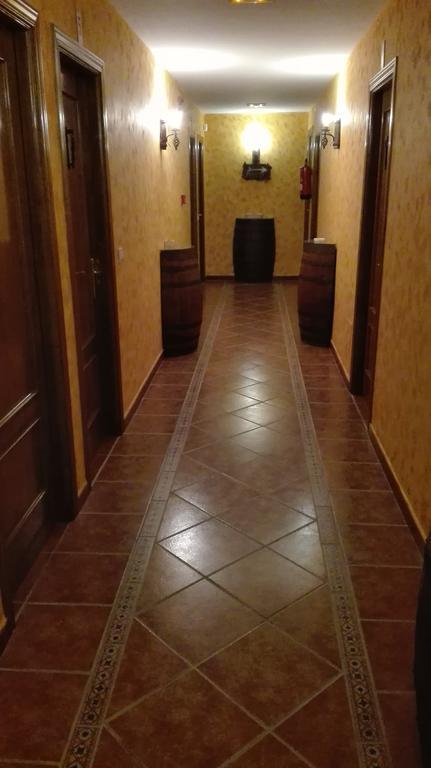 Отель Hostal La Aldaba Монтеарагон Экстерьер фото