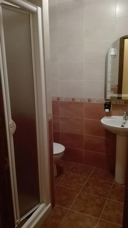 Отель Hostal La Aldaba Монтеарагон Экстерьер фото