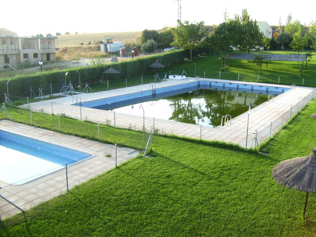 Отель Hostal La Aldaba Монтеарагон Экстерьер фото